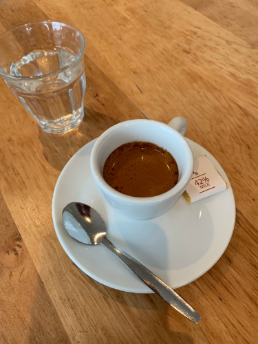 Um espresso de verdade! Intenso e muito bem extraído!