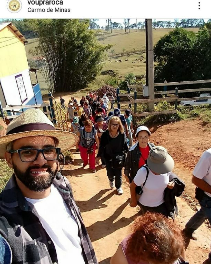 Nada como visitar uma lavoura de café e degustar os melhores quitutes de Minas na Fazenda!
Como? Dê uma olhada em nosso site: