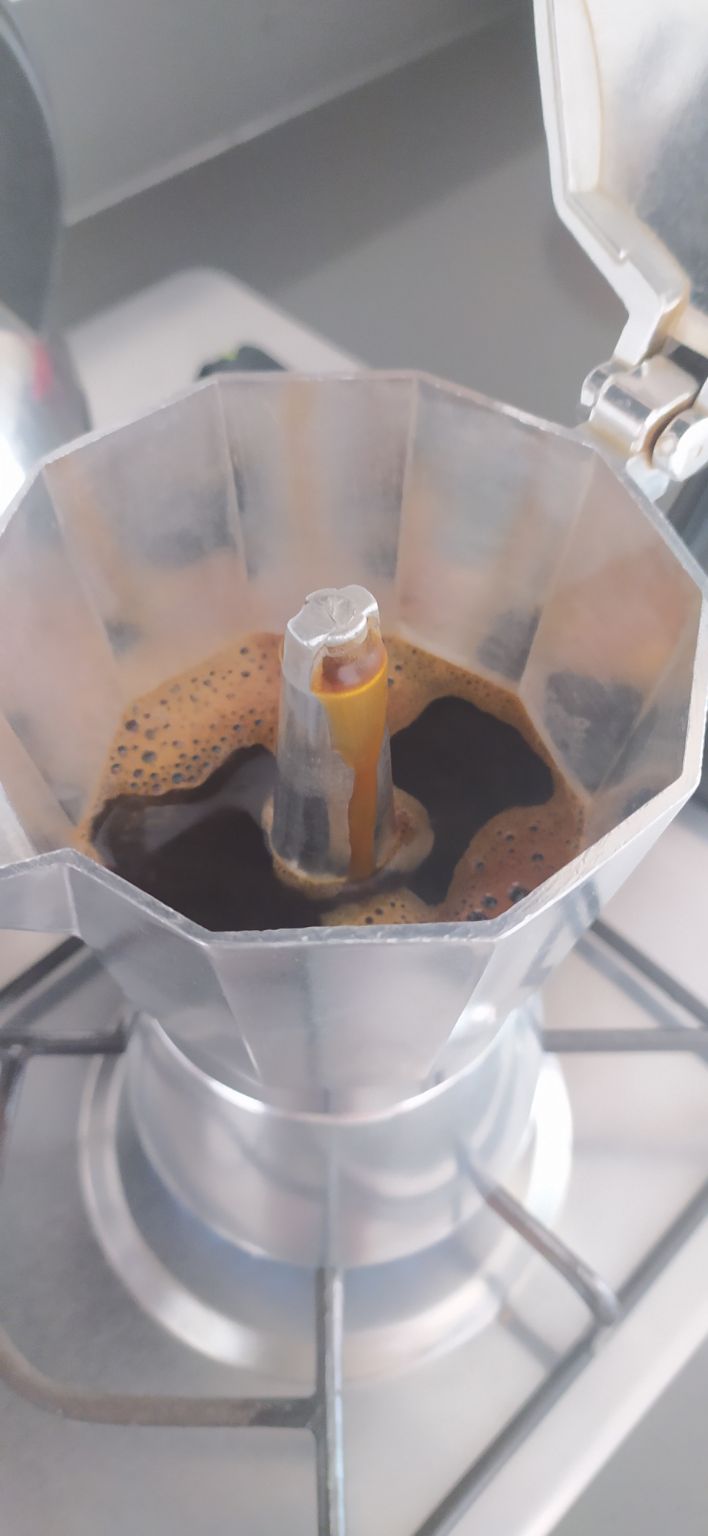 Domingo de moka, es bueno arrancar el día con un café un poco fuerte, para poder salir a gozarme la vida.