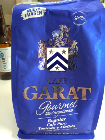 Un café con notas de chocolate amargo, un poco de uva pasa y algo de madera, en boca  cuerpo ligero, suave, acidez media poca persistencia