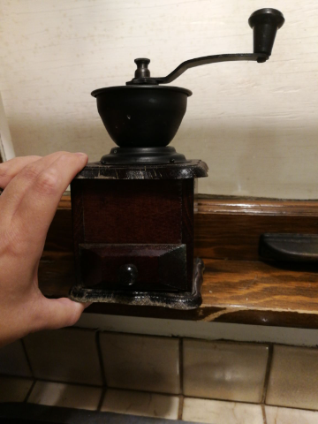 It is just waiting for me to get coffee beans to grind. ☕❤️