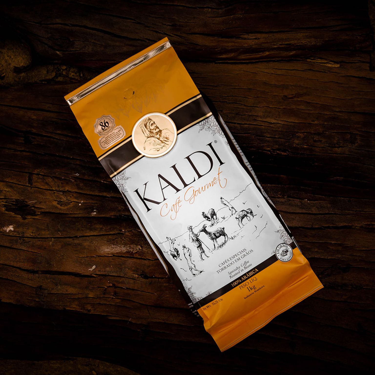 O sabor ficou mais prolongado a cada gole. A água com gás liberou mais sabor ainda e somente me restou a opção de tomar mais uma xícara.