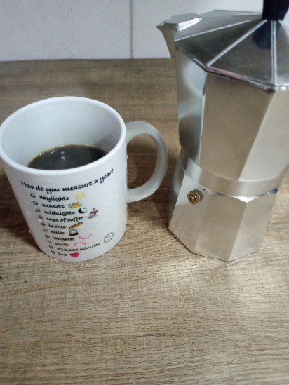 Deixo a minha homenagem de dia dos pais para todas as mães, que como a minha, tiveram que fazer o papel de pai e mãe. Então, feliz dia dos pais, mãe. 