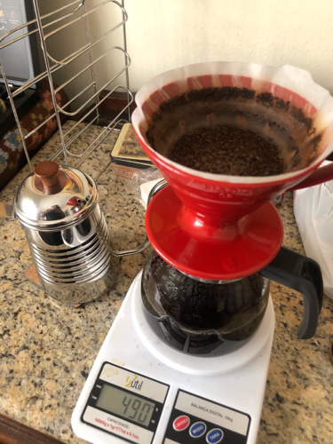 Orfeu Matiello, cultivar acauã, preparado na v60 seguindo o gold cup standard e a técnica de James Hoffman. Devidamente harmonizado com musica Folk, mais precisamente o álbum room for squares de John Mayer