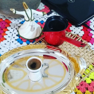 Café delicioso com notas de frutas amarelas que se destacaram bastante neste método. O resultado foi um café encorpado, com sabores e aromas marcantes e doçura, pois este café tem bastante doçura.