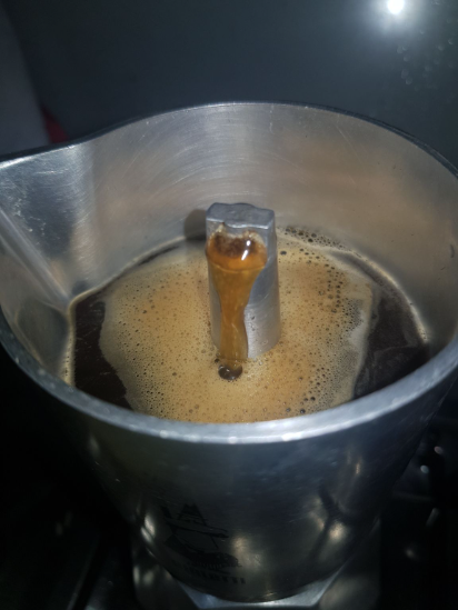 Moído em 16 clicks no Timemore c2 versão 2021. Teve uma extração quase perfeita na Moka 6 xícaras, tentar com 15 clicks na próxima. 