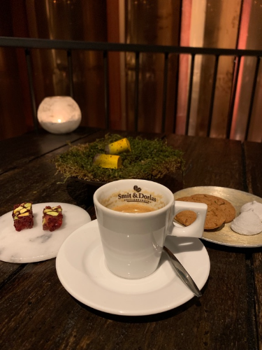 Uma grata surpresa! Um café 100% do cerrado mineiro, brilhantemente torrado por um torrefador holandês. Acidez muito baixa , corpo médio e notas de chocolate e caramelo. 