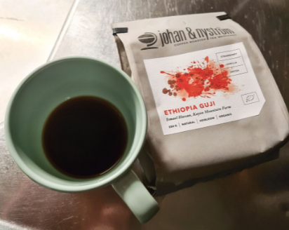 A fruiter coffee with a clear feeling of strawberry ice cream! A pleasant speciality coffee with its forté in the tangy tones, but with a more transparent base. 
