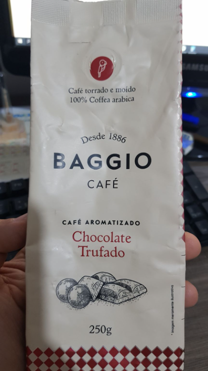 Gosto residual longo na boca por conta da adição do aroma. Não gostei tanto assim. 