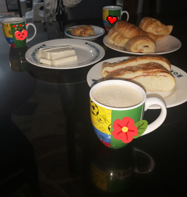 Capuccino con Croissant y queso fresco!!!