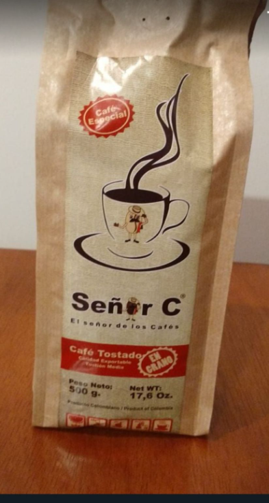 Delicioso café unas tonalidades apaneladas y es excelente para acompañar con una torta 
