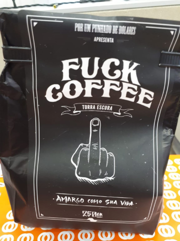 Forte, sabor pouco amargo, sem retrogosto, mas vai bem com uma bela e gorda torta.