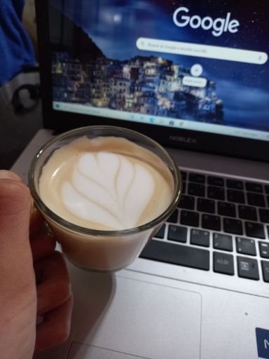 Flat white en casa con aeropress. Ratio 1:5