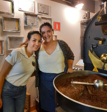 Esse dia foi no Cora Café em Itupeva, além de cafeteria eles tb são uma microtorrefação e fizeram uma torra para nós. É uma cafeteria maravilhosa e a Bruna Mussolini é uma pessoa nota 1000! 