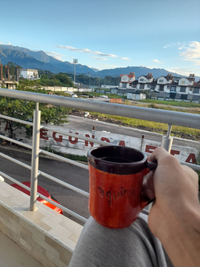 No es mi taza favorita pero si la de mi mamá
Se la robe por hoy jejeje😜