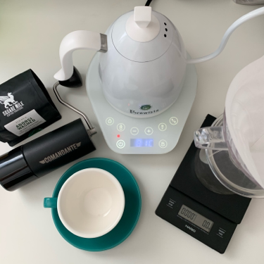 Meus acessórios favoritos:
- Moedor Comandante
- Chaleira Brewista
- Balança Hario
- Método Hario V60