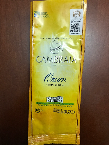 A lighter taste coffee, with medium roast and blended arabica beans of single variety. Good taste and balance, although low acidity. 