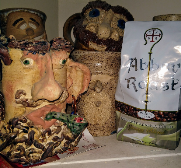 Pleasant taste as either pour over 40:1(!) or cold brew (18:1, 3days). Very clean finish. Blueberry notes with the cold brew