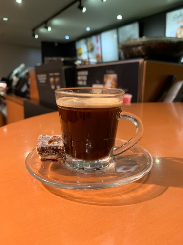 Alguém precisa me ensinar a fazer pedidos no Starbucks.... não acerto um....
Alguma sugestão? 😬