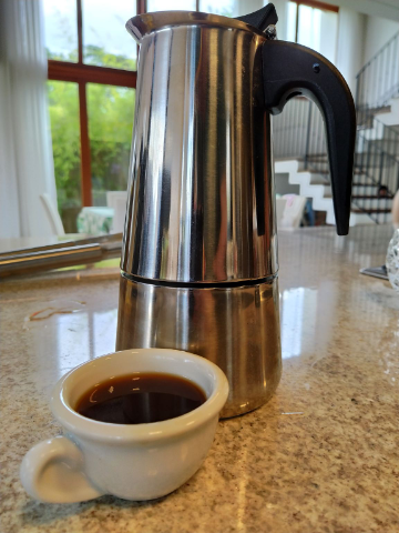Santa Maria na cafeteira italiana! Puro chocolate e caramelo no aroma com amêndoas e nozes no nariz