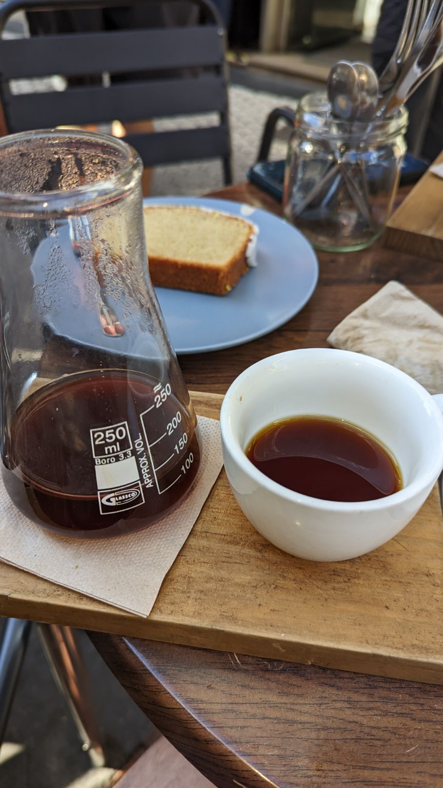 Old Town Coffee in San Sébastien, Spain. Very rich and floral V60. Yumm! 