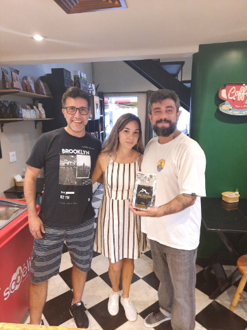 #tbt de sábado visitando o Café Mercado da Vila na Vila Madalena em SP e deixando um café para eles experimentarem.
