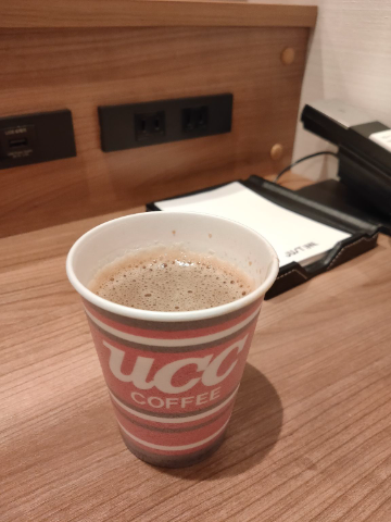I'm on a business trip for the 1st time in 1.5 year. Chilling out with coffee of UCC, which is a company from the prefecture I'm from. The coffee is from a brewed coffee vending machine but it's not bad.