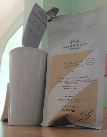 Found in back of cupboard, and a little older, but still holding up well. Citrusy floral taste, strong bitter aftertaste. Delicious!