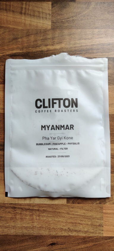 19g coffee 300g water
Quite acidic, fruity aroma. Before brewing as whole bean and when ground can definitely get a gentle bubblegum scent. Refreshing taste, nice morning brew.