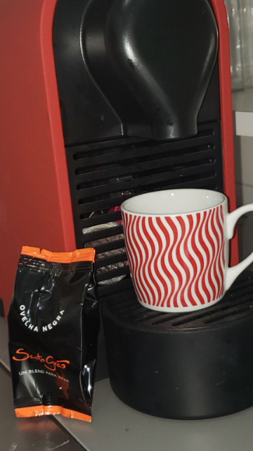 Café pouco equilibrado. Aroma fraco, muito retrogosto, acidez desequilibrada.