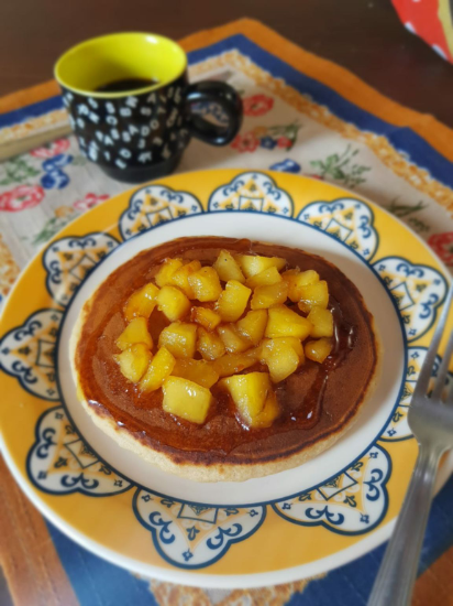 Testando a receita de panquecas da minha amiga Gretchen lá do Arizona com um cafezinho marques da costa. 