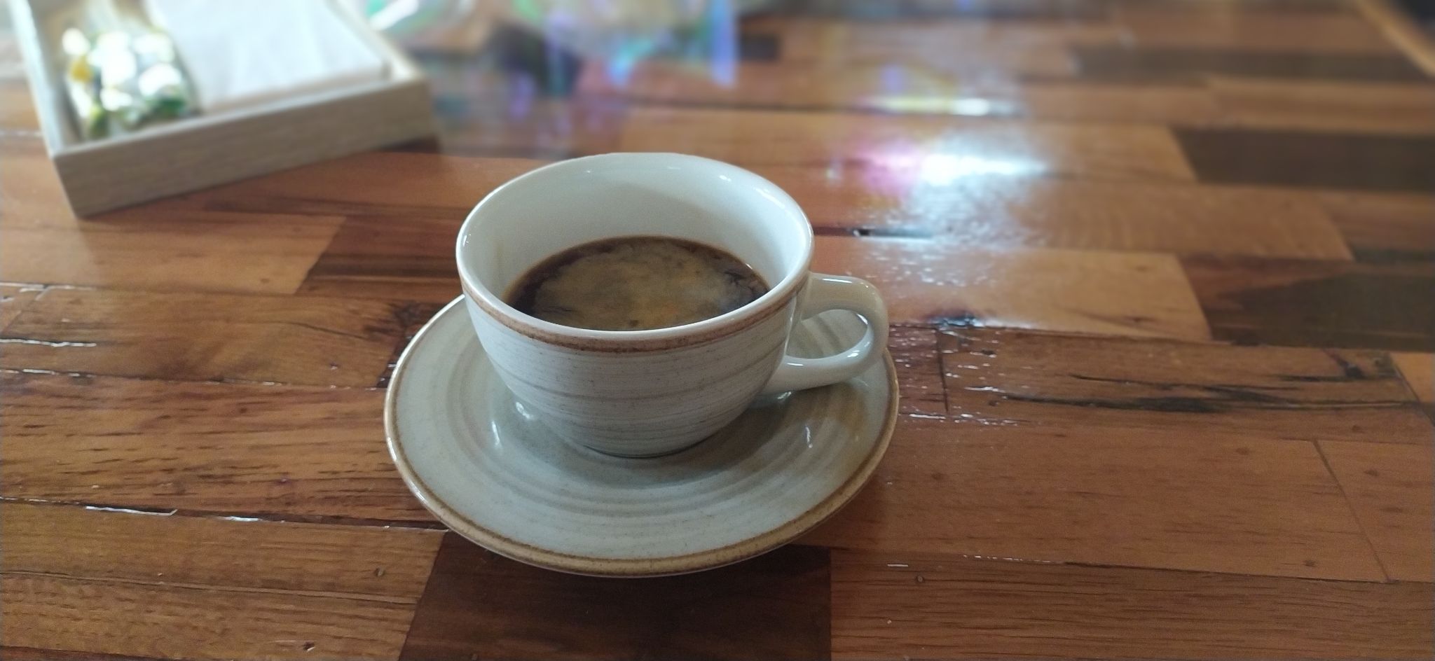 La mejor taza de café es aquella que me encuentro en algún pueblo de Colombia, pueblos donde los campesinos lanzan sus propias marcas para que personas cómo yo degustemos de lo mejor de nuestras tierras, y así nos demos cuenta que el mejor café si se queda en casa.