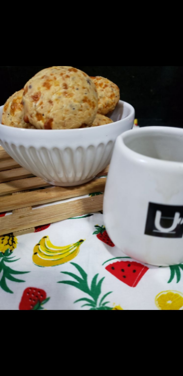 Café vai bem com pão de queijo!! 😋😋😋