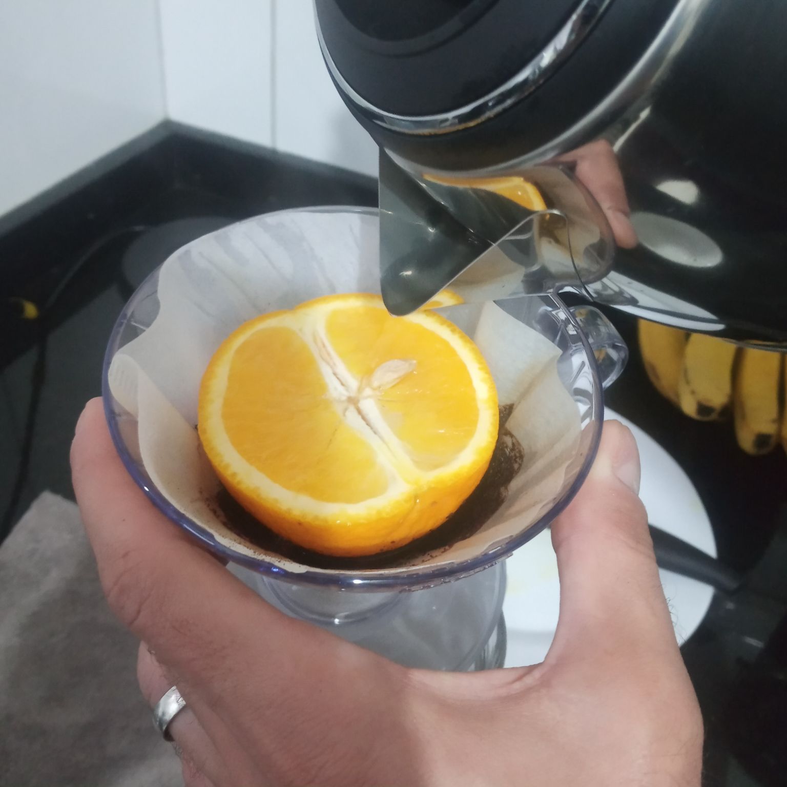 O desafio do dia foi preparar um cold brew com um frio danado aqui em Curitiba.
O PRÓXIMO SERÁ DE LIMÃO SICILIANO.