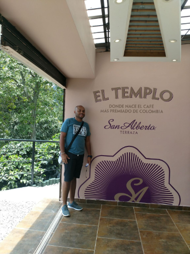 Llegó al templo de uno de los cafés más premiados de Colombia.
