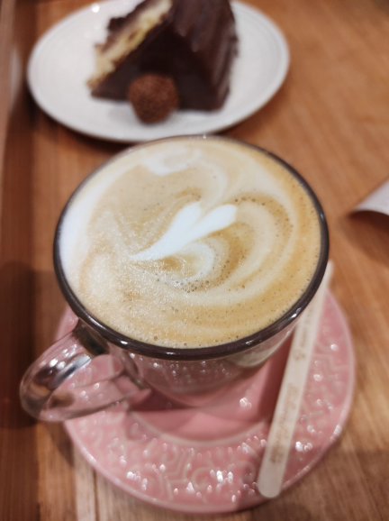 Café expresso combina com um pedaço de bolo...🤤