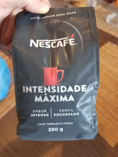 Abaixo dos gourmets e acima dos tradicionais. Bem fechado nos aromas, com sabor de tosta e chocolate amargo. 