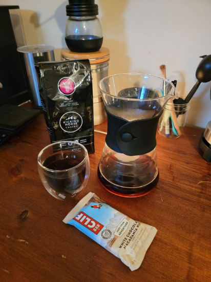 Smooth with floral notes and a slightly bitter aftertaste. 

I love pairing it with a clif bar before I go for a run.