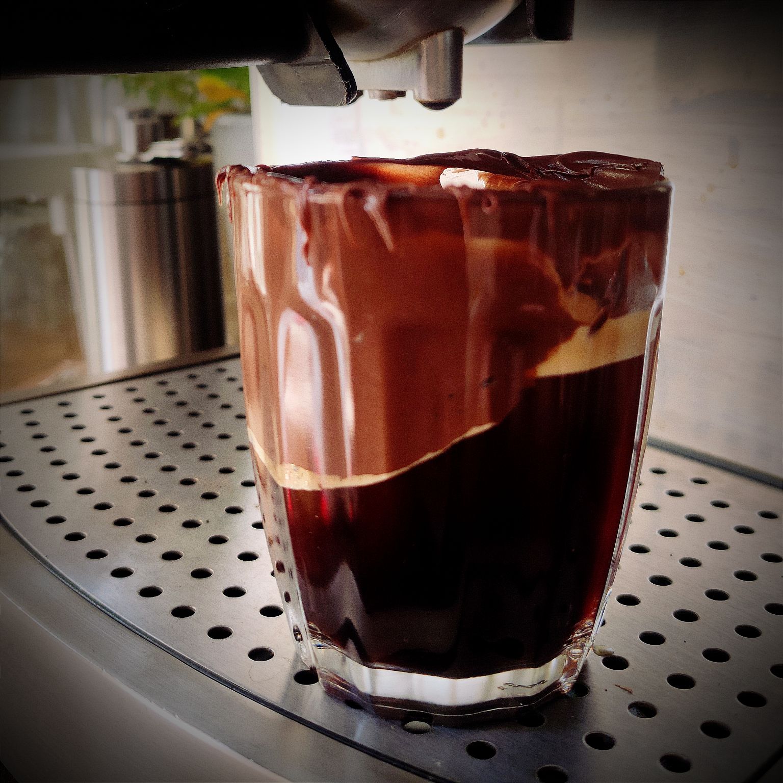 Nada como um bom café para acordar os sentidos e revigorar a alma. Cada gole é uma nova inspiração, um novo sabor, uma nova experiência. Para os #coffeelovers de plantão, o café é muito mais do que uma bebida, é um estilo de vida. ☕️💛
.
.
.
#coffee, #coffeelover, #cafe, #coffeeaddict, #coffeetime, #baristalife, #coffeeholic, #coffeegram, #coffeebreak, #coffeelife, #coffeeoftheday, #coffeelovers, #coffeeart, #coffeehouse, #coffeeshop