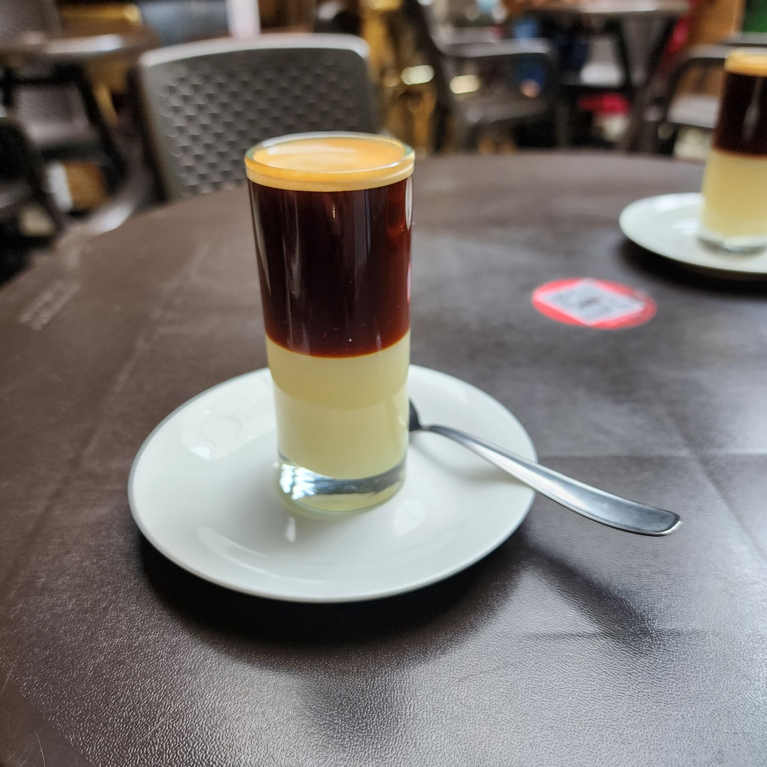 Les cuento que hoy ando en Pereira y me he tomado en una cafetería llamada San Cipriano esta delicia.