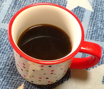 I drank Mandheling today.
It is stronger than yesterday,acidity is higher too.
And full bodied,elegant flavor.
By the way,this cup is cute,isn't it? ;)