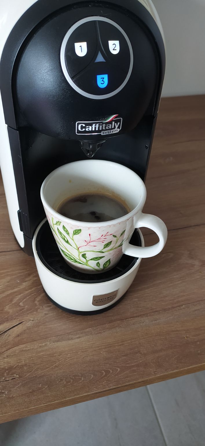 Bueno, la fácil arrancar la mañana con una café de esta máquina, pero con una cápsula que lleno con una excelente café del Cauca.