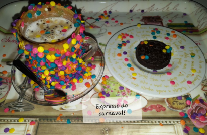 Aqui em casa o café entrou na folia, botou a fantasia e virou Expresso do Carnaval!!!