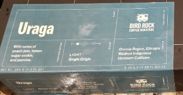 Light roast single origin from Ethiopia with notes of peach jam, lemon sugar cookie and jasmine. Cometeer frozen capsule, iced with oat milk. Very tasty and might be my favorite cometeer so far. 