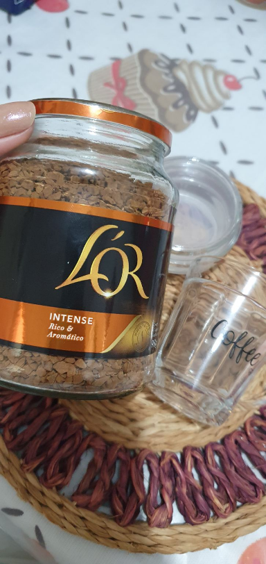 12:00 porque café tomamos a qualquer hora do dia 
S2