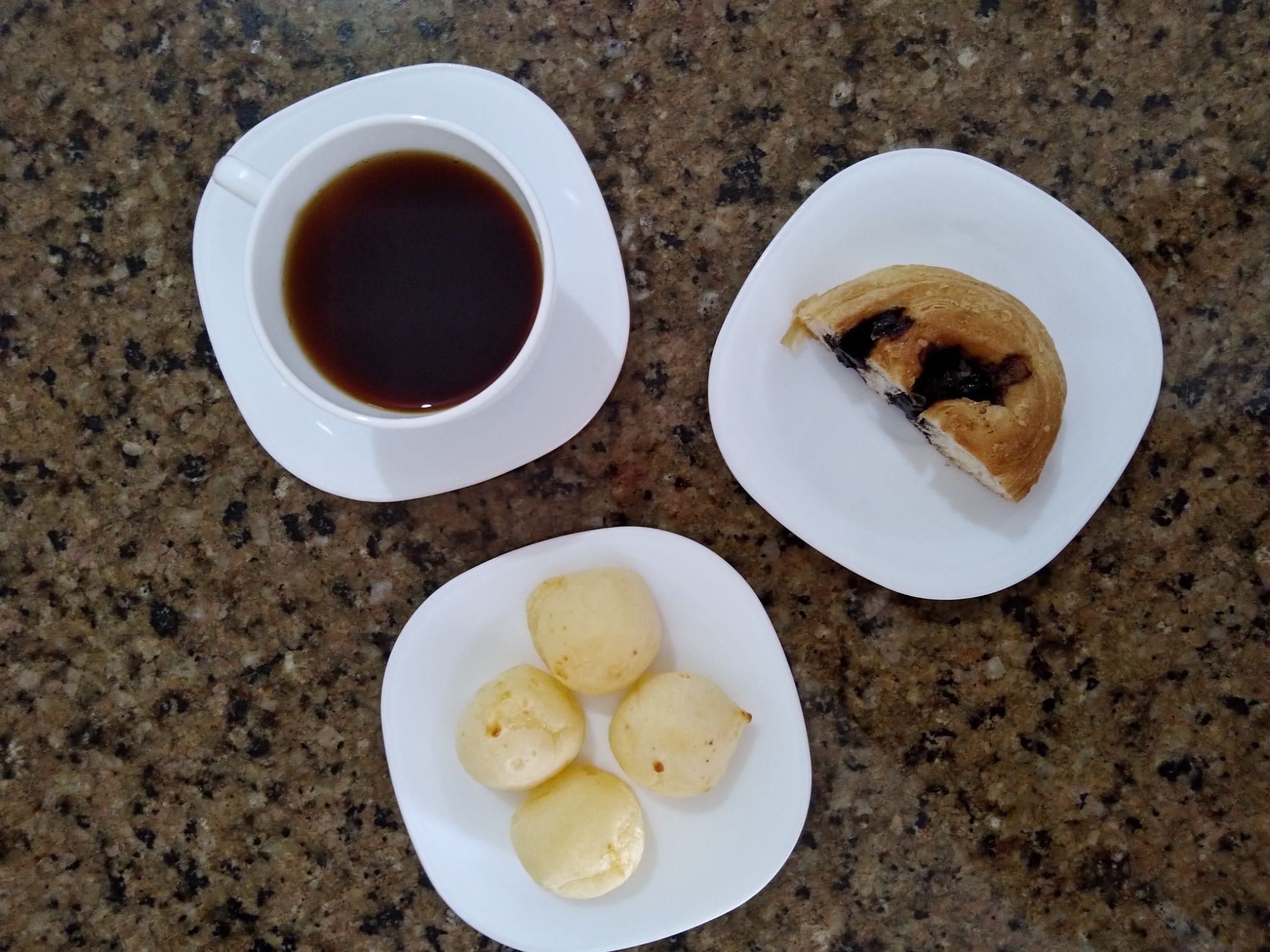 Café da manhã de domingo ✨
Com o Três Corações Cerrado Mineiro coado na Mellita