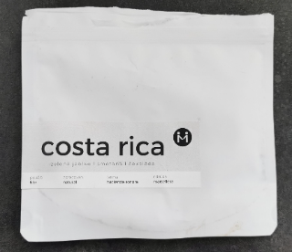 Creamy chocolate smell, with fresh and very slight bitterness. Watery taste. 