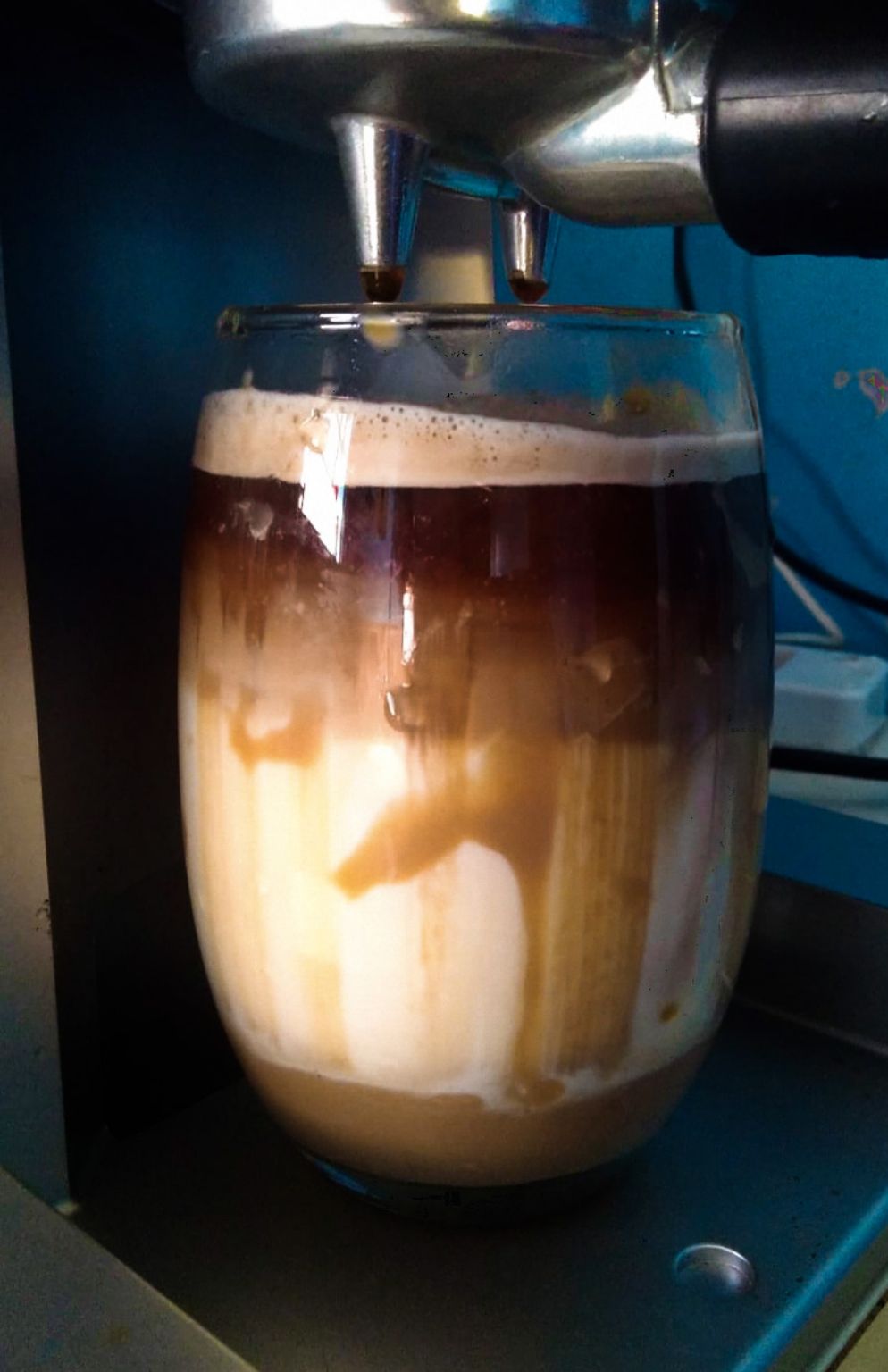 _Just a little mix between the complexity of espresso and the extravagant sweetness of dulce de leche, separated by a generous dose of steamed milk.