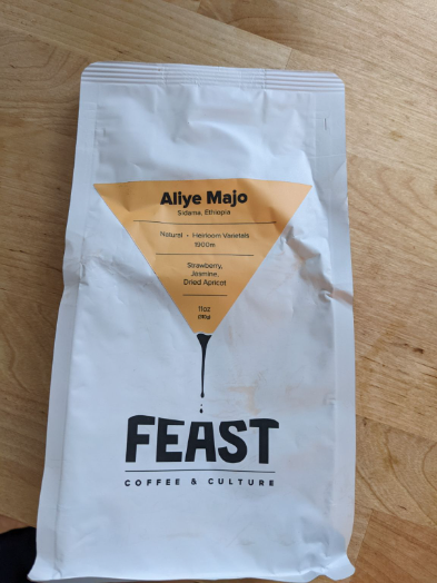 Vaguely berry fruity medium body mouthfeel natural. Not my favorite natural, but it does everything I want it to. Bitter chocolate on the end as well for a bit of added complexity.