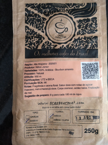 Café da Fazenda São Francisco, em Patrocínio Paulista, alta Mogiana. Um bourbon amarelo bem suave. Baixa acidez e com amargo leve, apesar da torra média. Aroma bem discreto, meio sem graça... Apesar da pontuação SCA 86. Gosto é gosto.